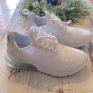 *NEW* Nike air 270